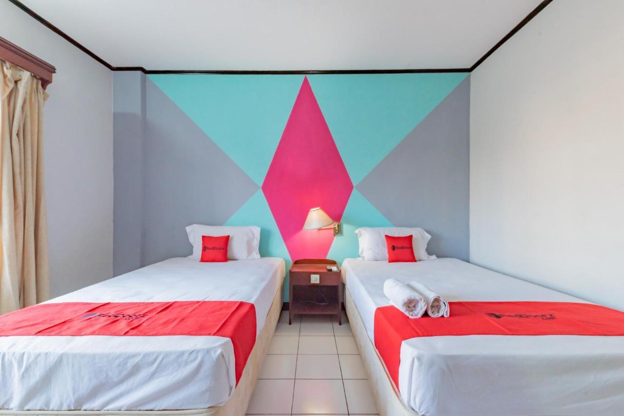 Hotel Reddoorz Near Plaza Balikpapan Exterior foto