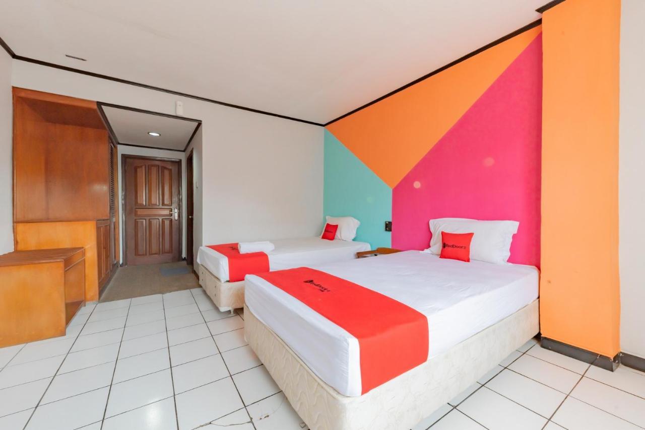 Hotel Reddoorz Near Plaza Balikpapan Exterior foto