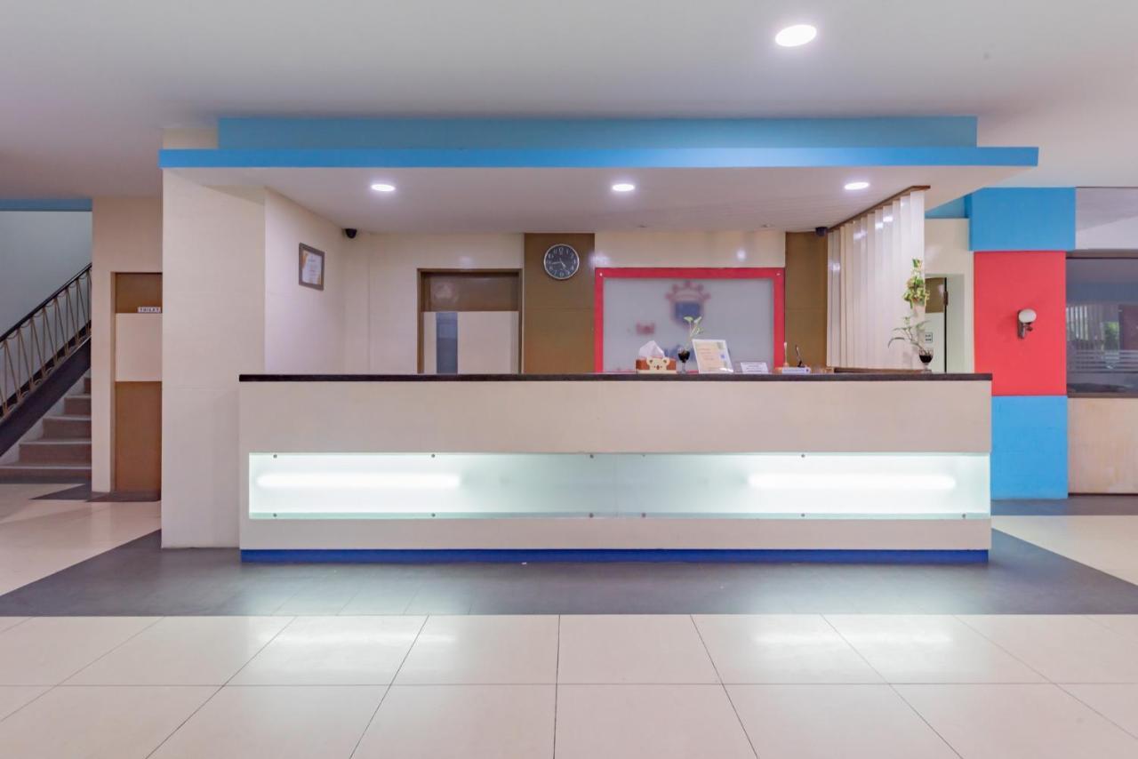 Hotel Reddoorz Near Plaza Balikpapan Exterior foto