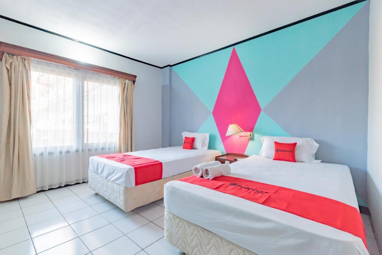 Hotel Reddoorz Near Plaza Balikpapan Exterior foto