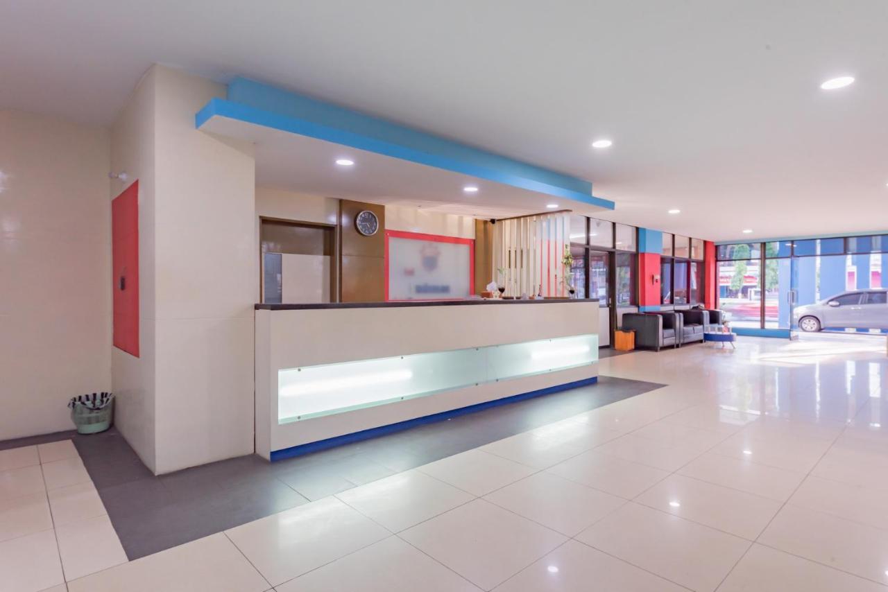 Hotel Reddoorz Near Plaza Balikpapan Exterior foto